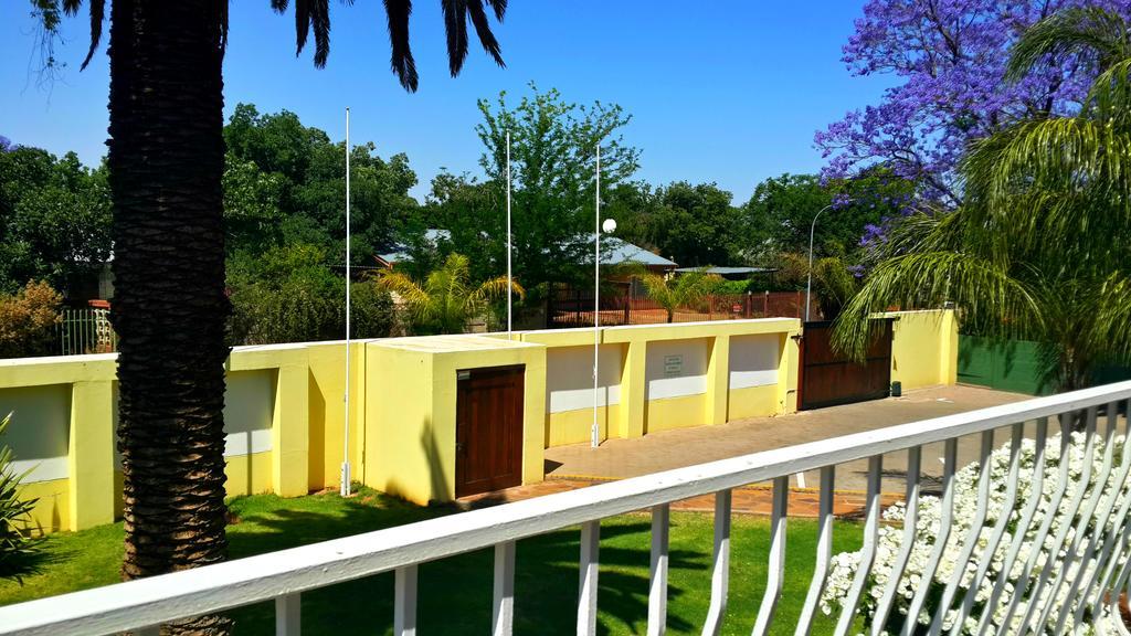 Kimberley Manor Guesthouse Exterior foto
